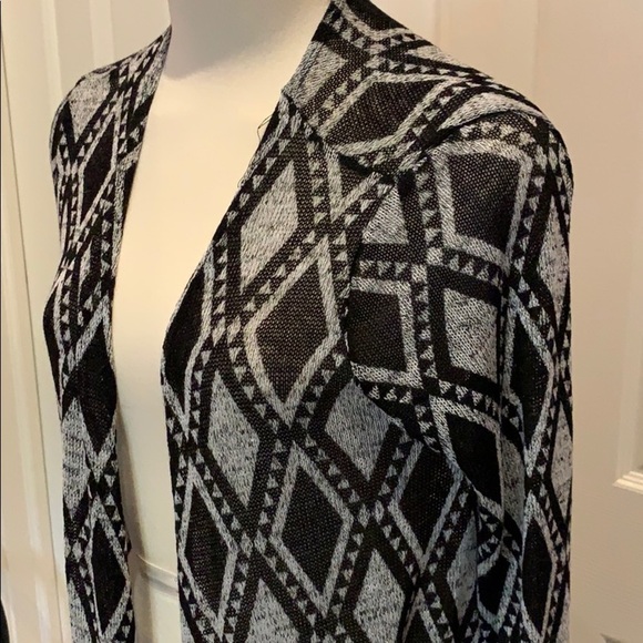 Lularoe Sarah Cardigan - Rare Thin Fabric - Picture 5 of 5